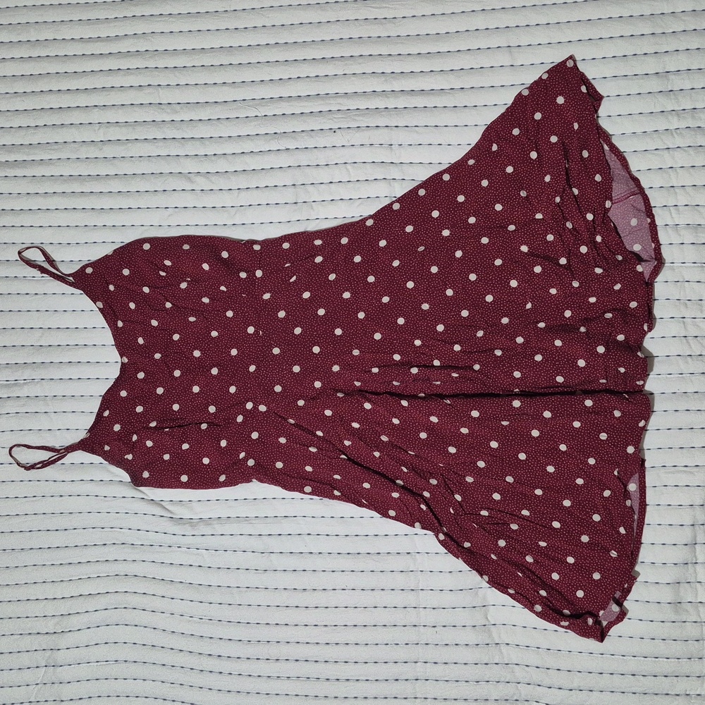 🌼4/$10 - Old Navy polka-dot fit and flare mini dress